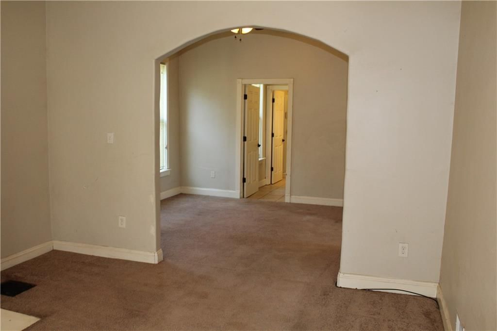 1216 S Main Street — photo 9