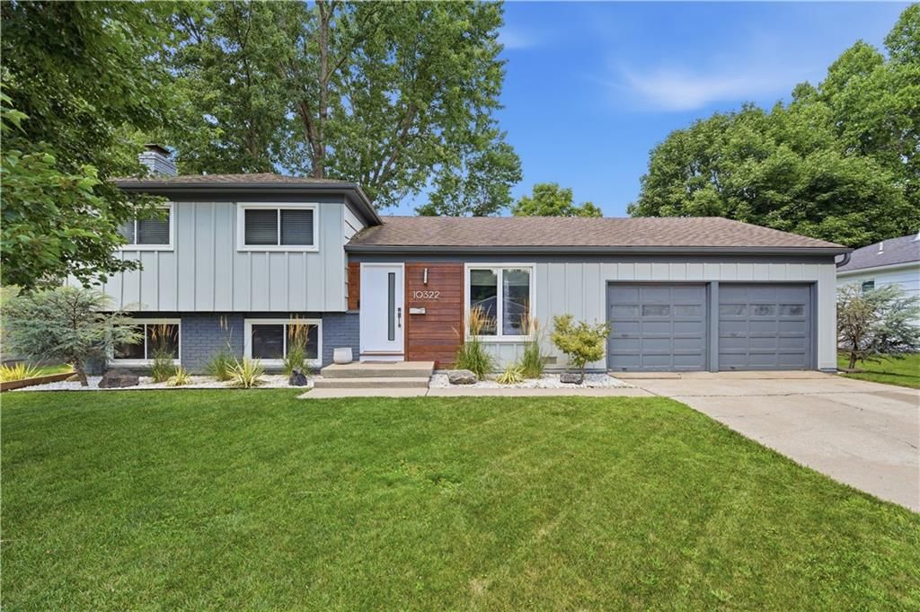 10322 Outlook Drive, Overland Park, KS