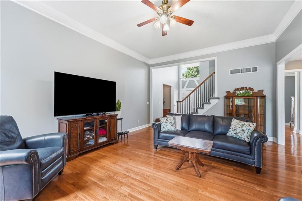 269 N Overlook Street — photo 9