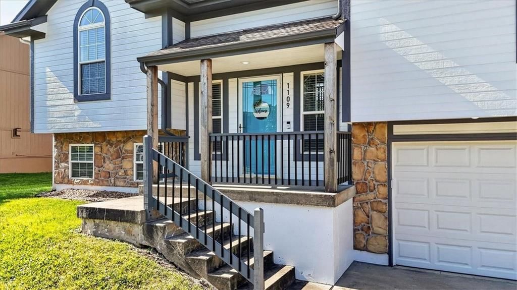 1109 White Oak Court — photo 2