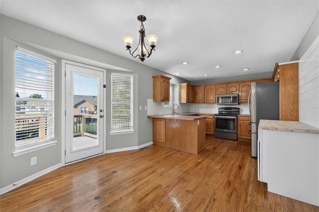 1109 White Oak Court — photo 17