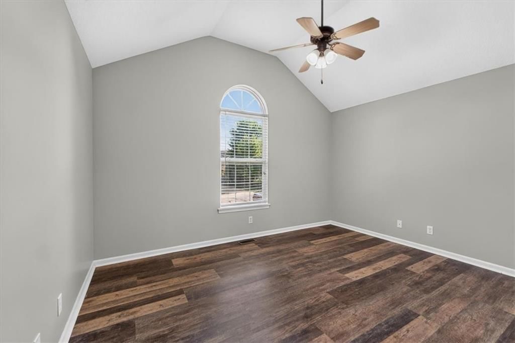 1109 White Oak Court — photo 36