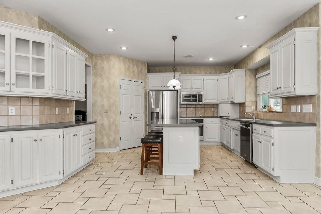 13407 W 72nd Street — photo 10