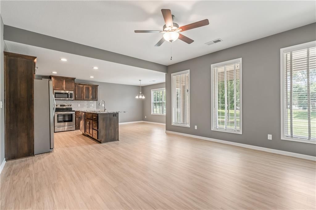 116 N Sivley Street — photo 5