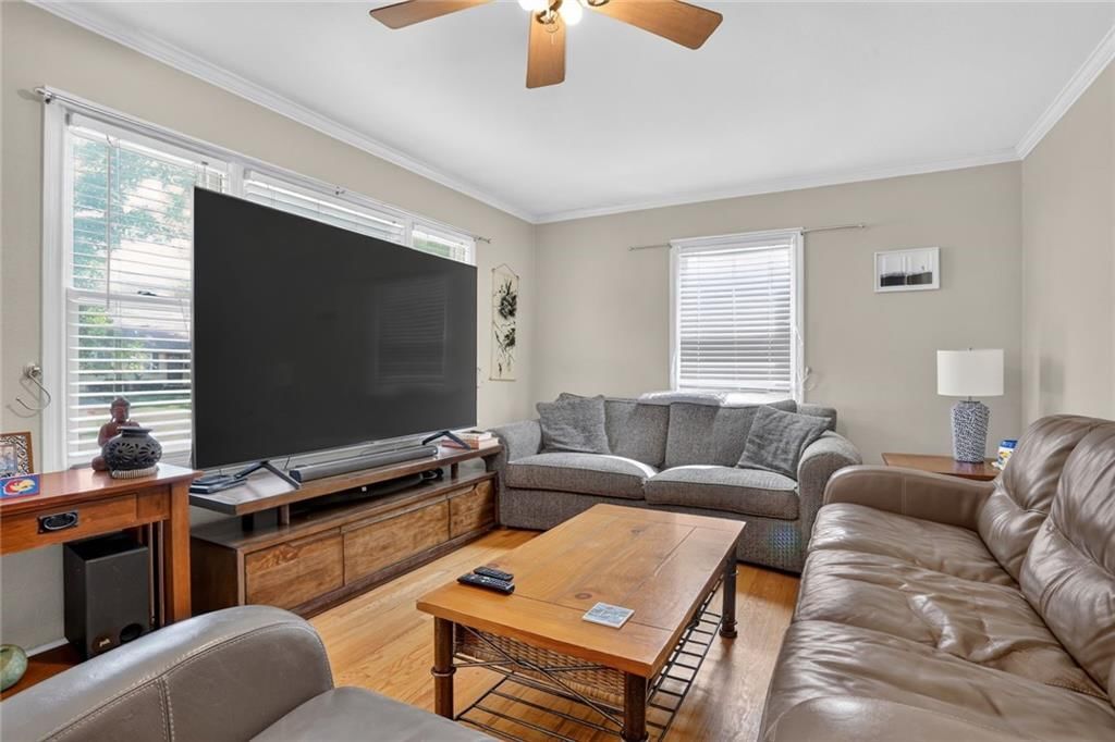 5317 W 50th Terrace — photo 2