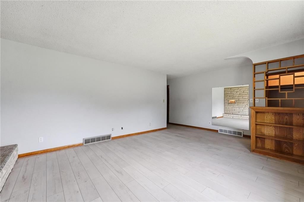 5404 Webster Avenue — photo 5
