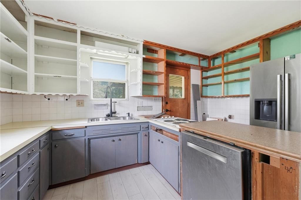 5404 Webster Avenue — photo 9