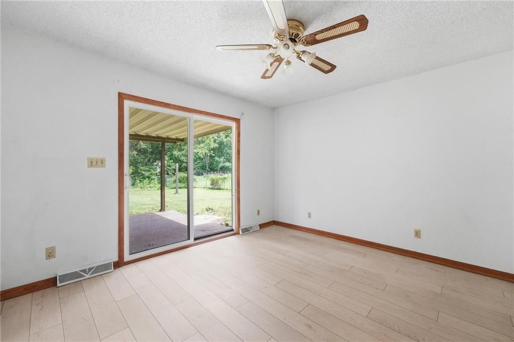 5404 Webster Avenue — photo 11