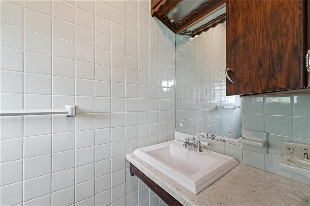 5404 Webster Avenue — photo 22