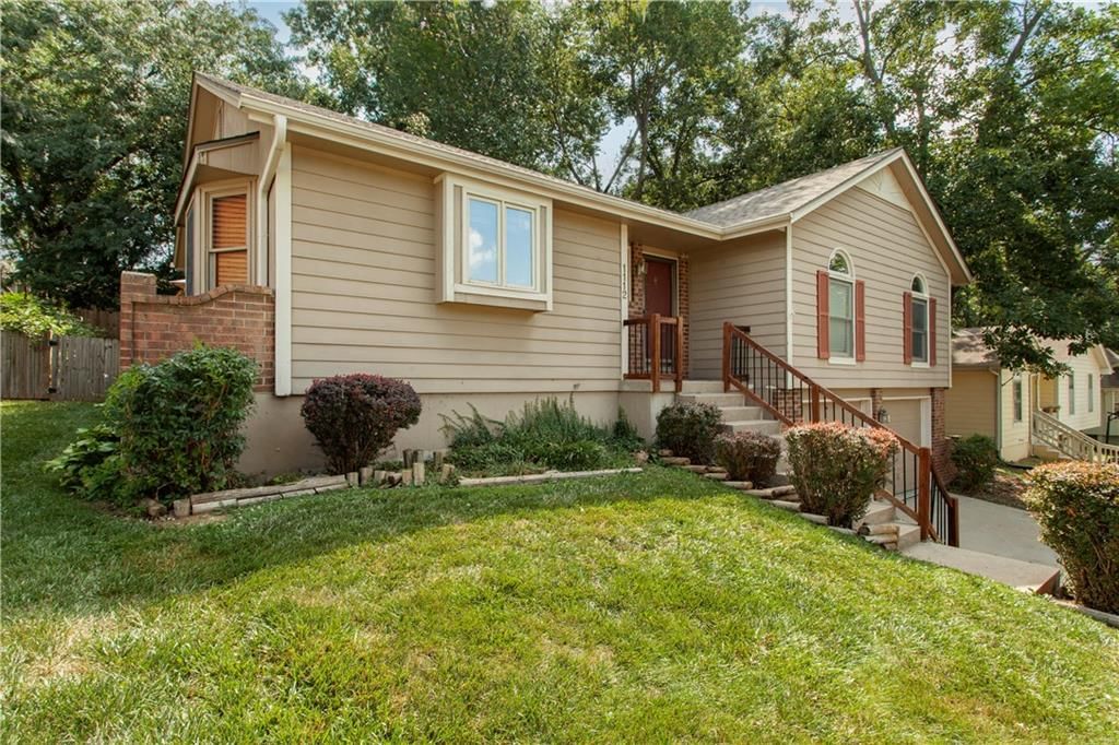 1112 SW 24th Street Court — photo 3