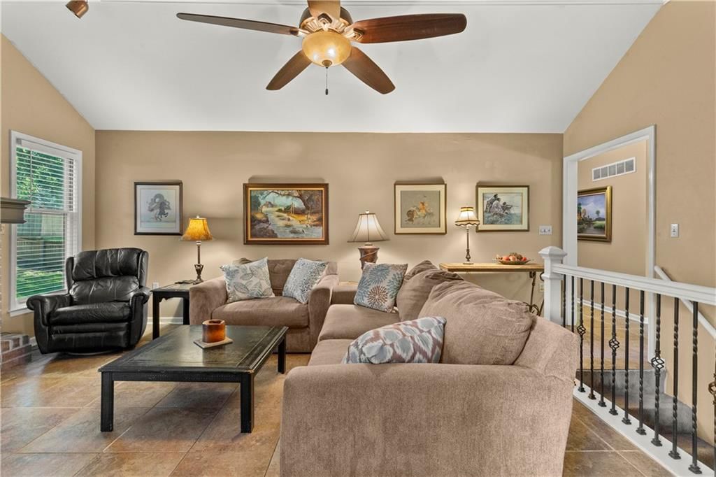 1112 SW 24th Street Court — photo 11