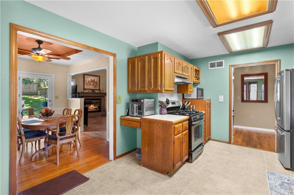 1112 SW 24th Street Court — photo 16