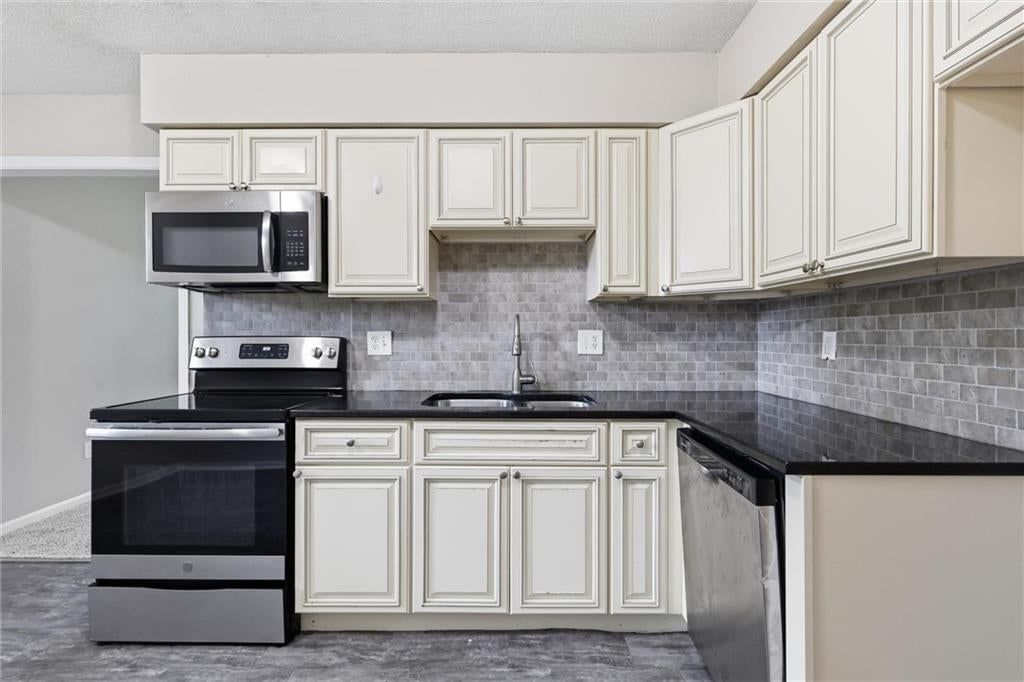 15 Brooks Court — photo 11