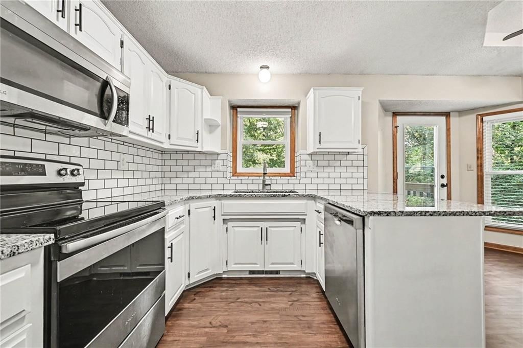 8325 N Allenton Drive — photo 3