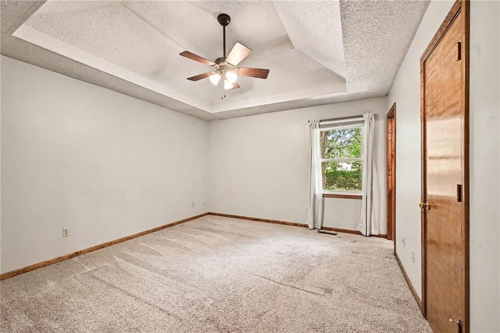 8325 N Allenton Drive — photo 9