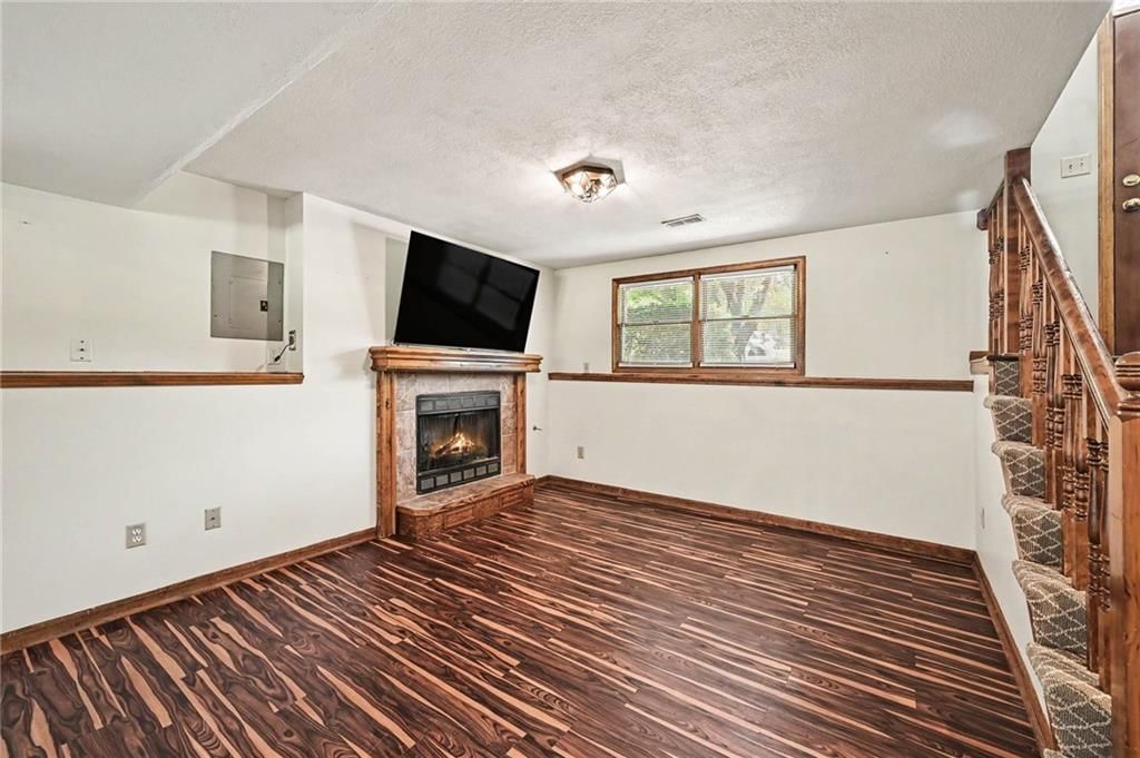 8325 N Allenton Drive — photo 16
