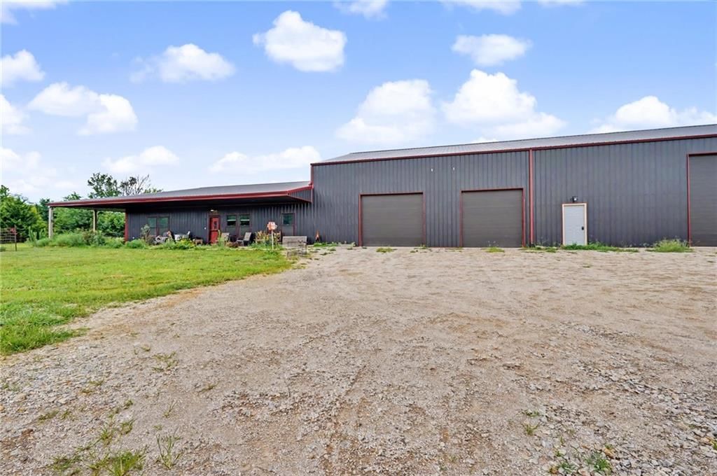 2216 Eisenhower Road — photo 3