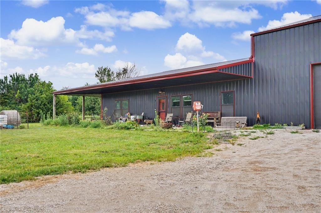 2216 Eisenhower Road — photo 4