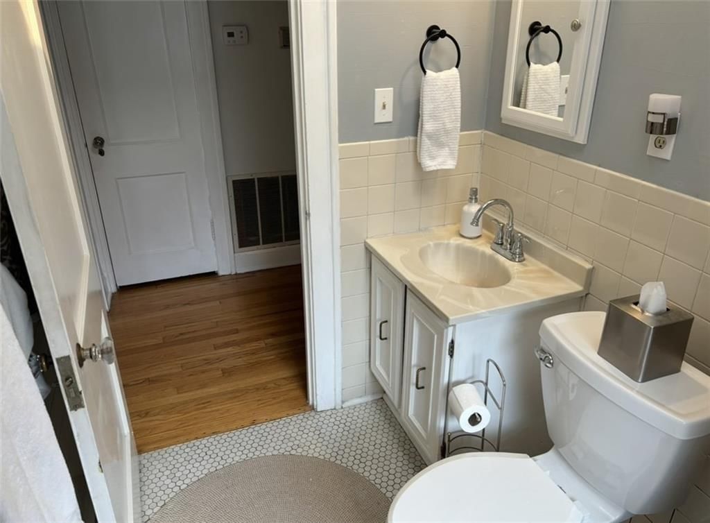 201 W 51st Terrace — photo 20