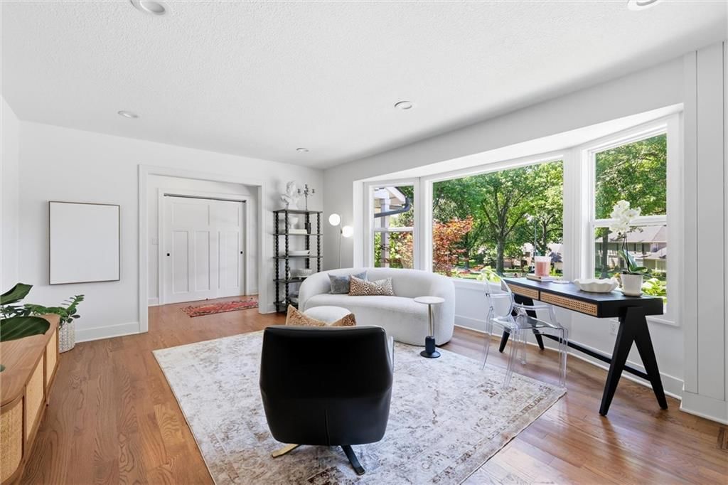 1007 W 113 Terrace — photo 16