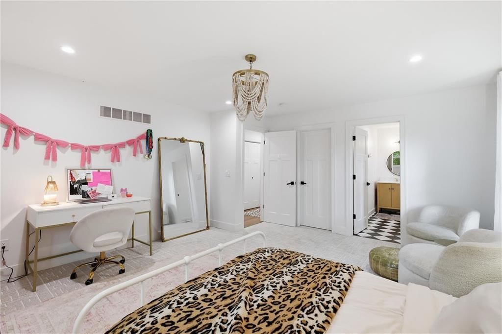 1007 W 113 Terrace — photo 35