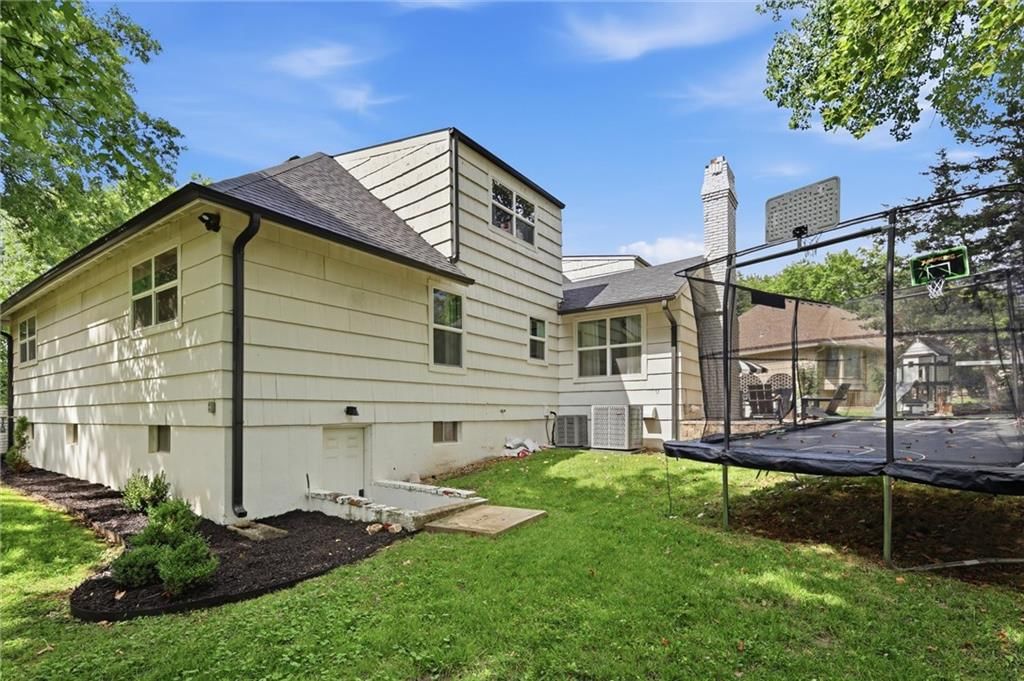 1007 W 113 Terrace — photo 50