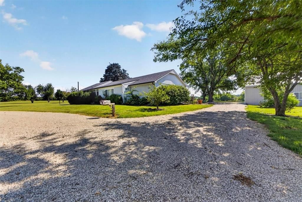 26025 Metcalf Road — photo 13