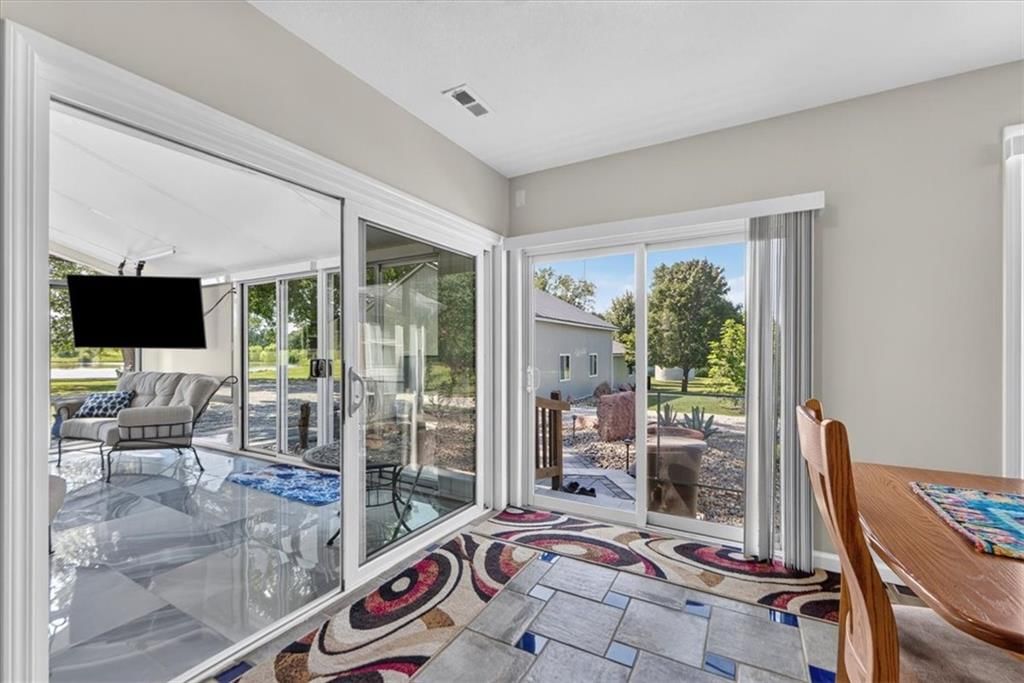 26025 Metcalf Road — photo 15