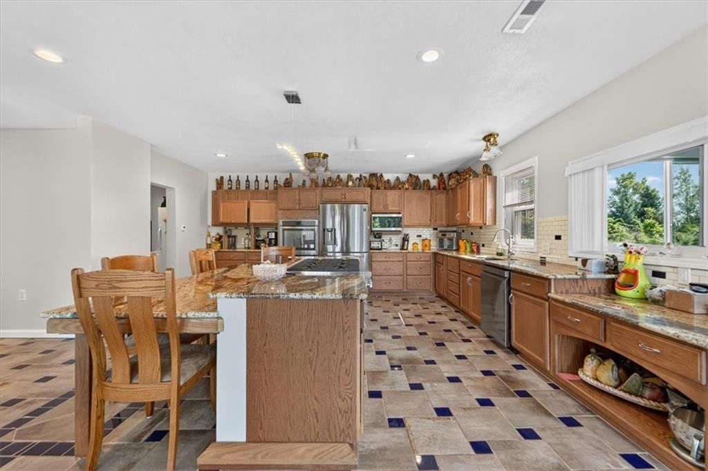 26025 Metcalf Road — photo 23