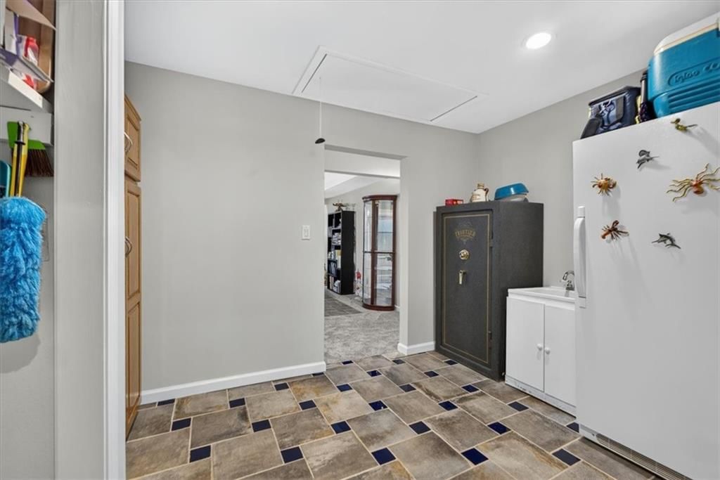 26025 Metcalf Road — photo 26