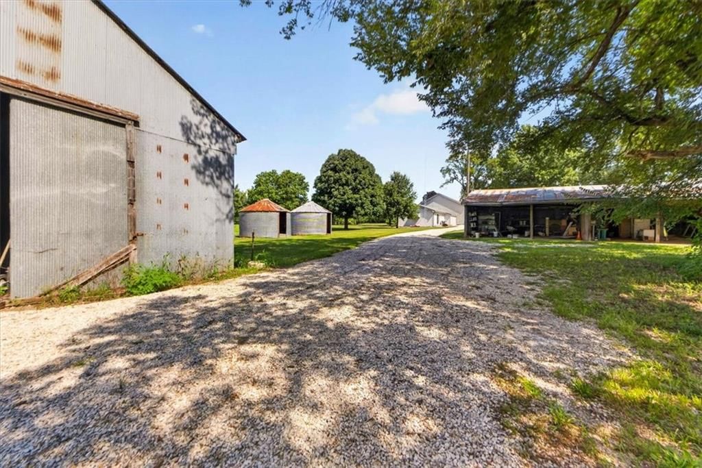 26025 Metcalf Road — photo 63
