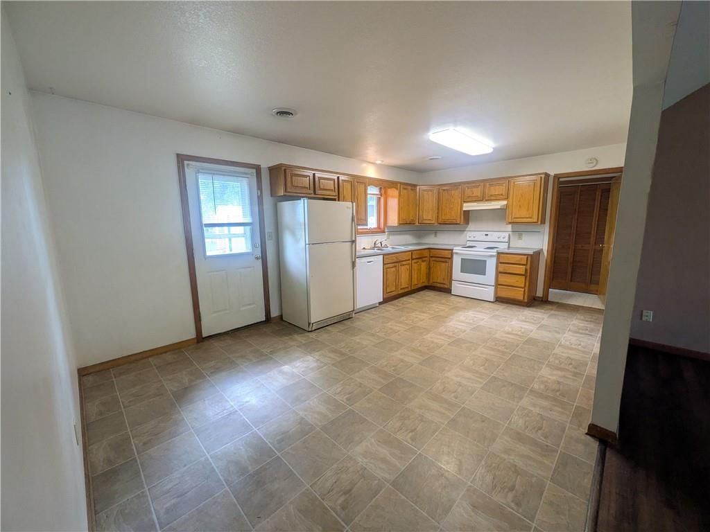 306 S 4th Street — photo 8