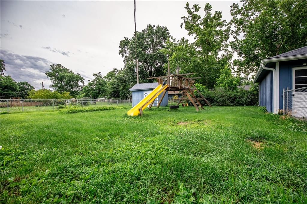 818 Sycamore Street — photo 37