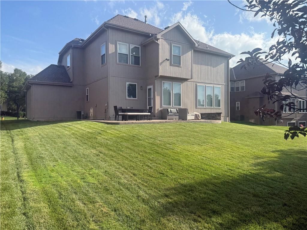 22504 W 55th Terrace — photo 2