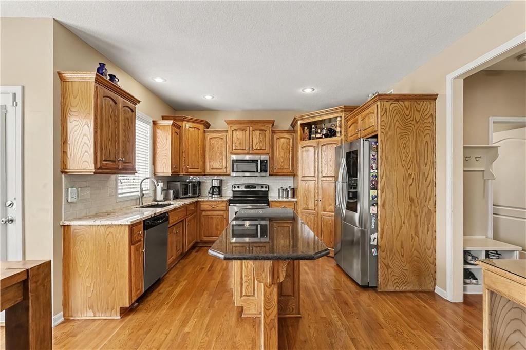 22504 W 55th Terrace — photo 11