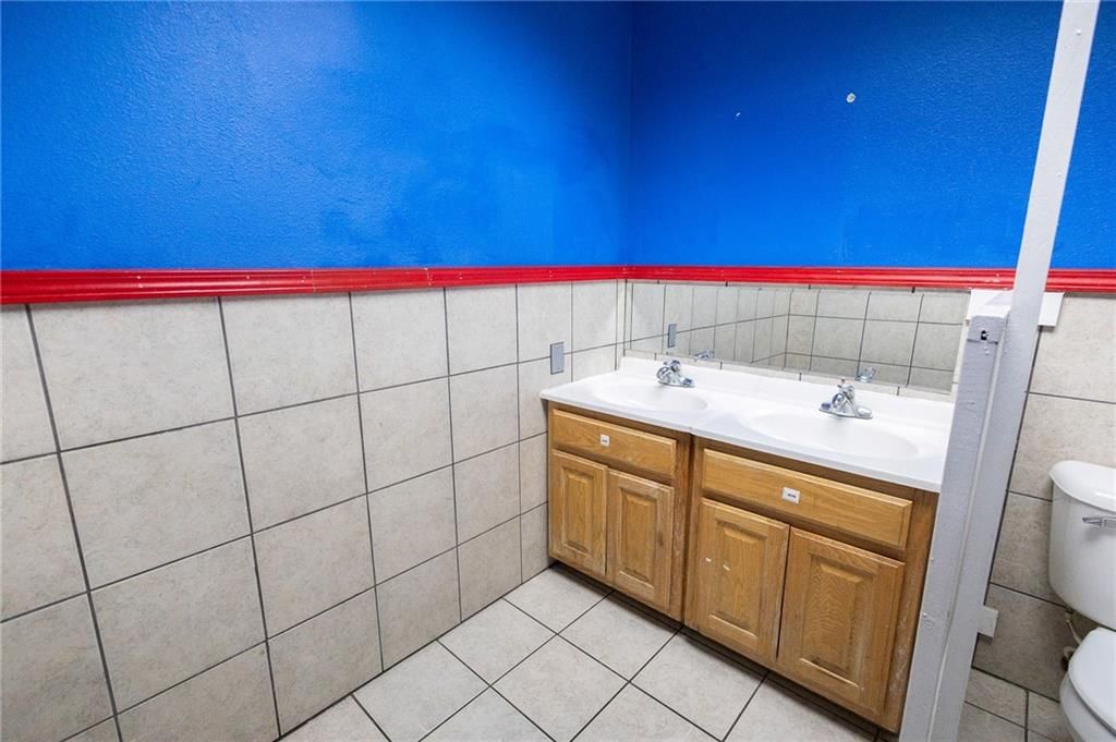1201 S Willow Street — photo 31