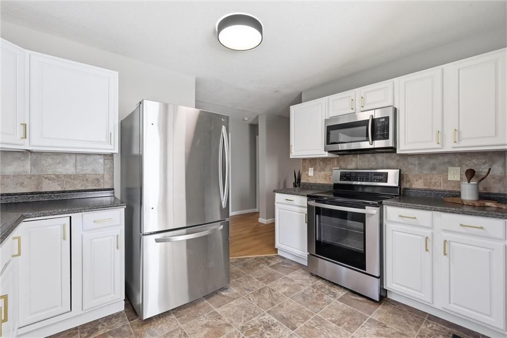 3002 N 121 Terrace — photo 10