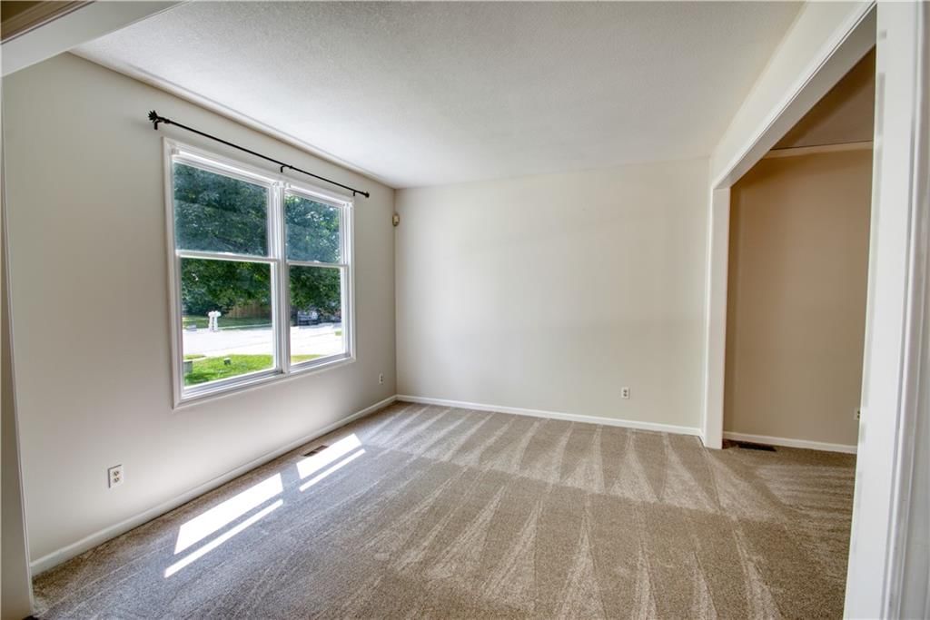 7704 N Shannon Avenue — photo 6