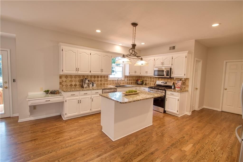 7704 N Shannon Avenue — photo 9