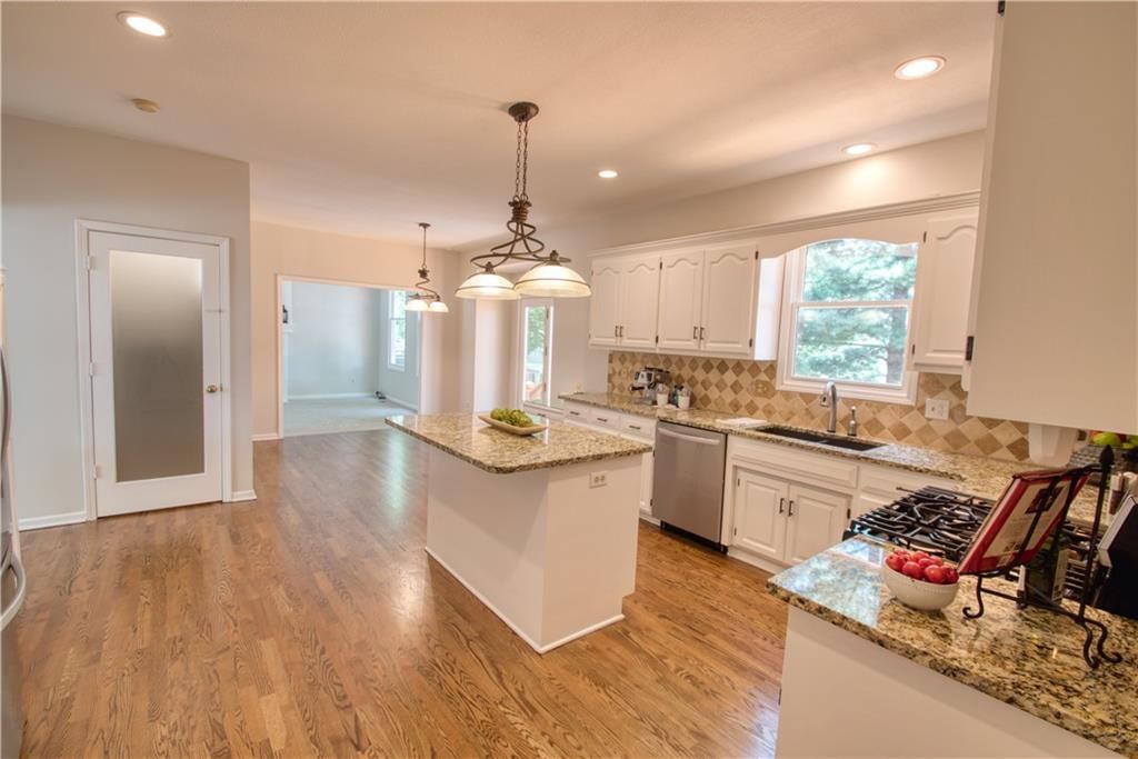 7704 N Shannon Avenue — photo 10
