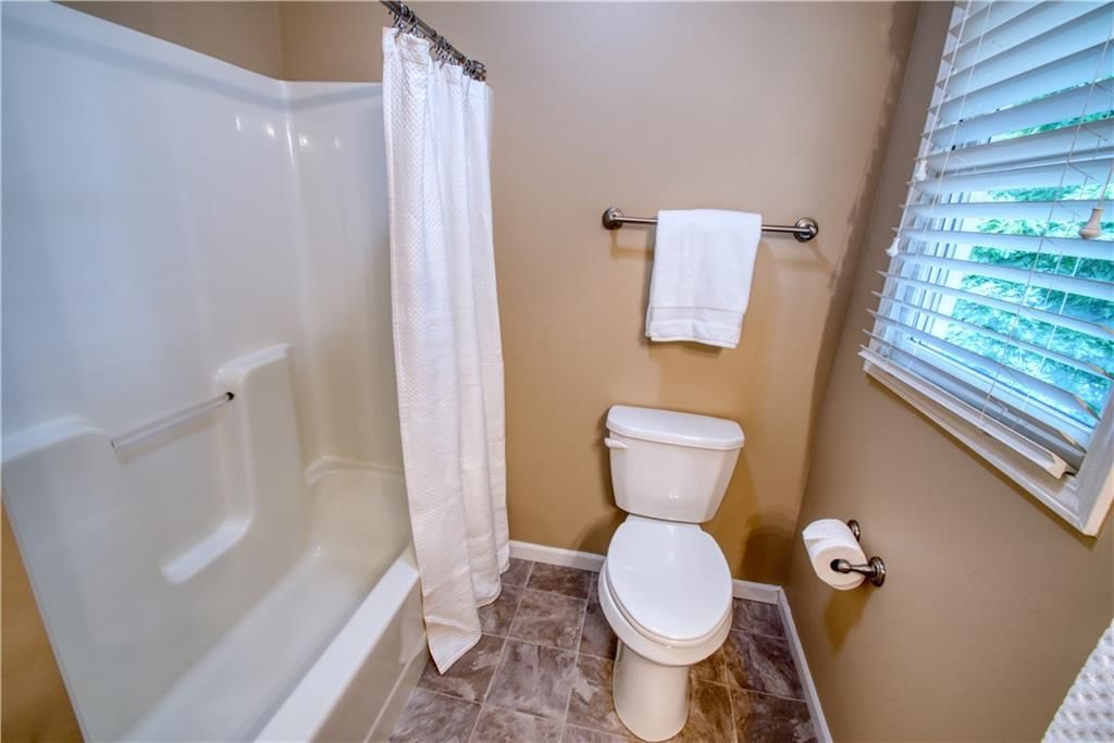 7704 N Shannon Avenue — photo 20