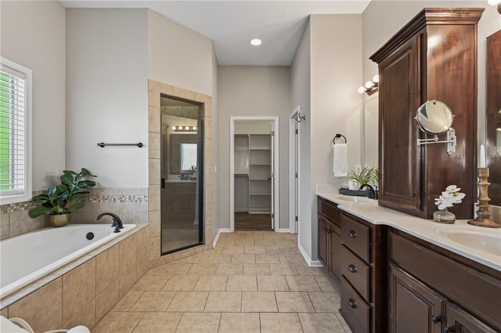 Photo 31 of 46 - 18425 W 193 Terrace, Spring Hill, KS 66083
