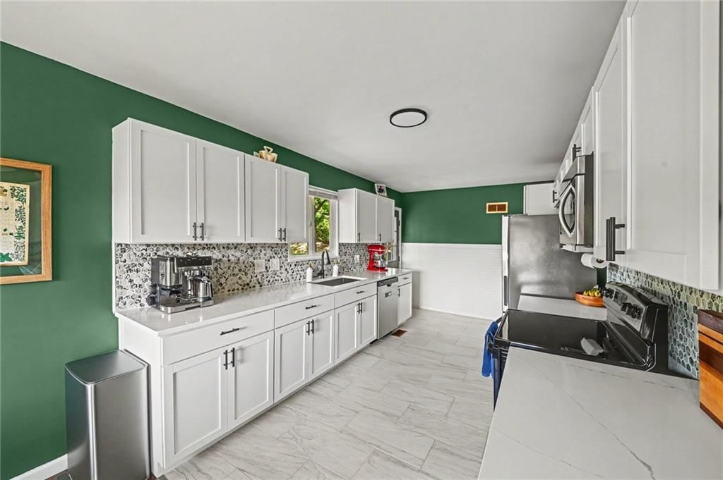 5808 NW Hutson Road — photo 8