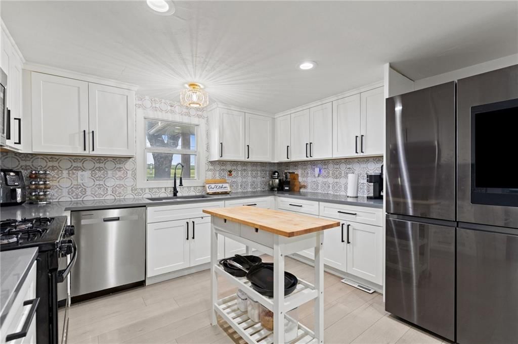 3003 E 171st Street — photo 8