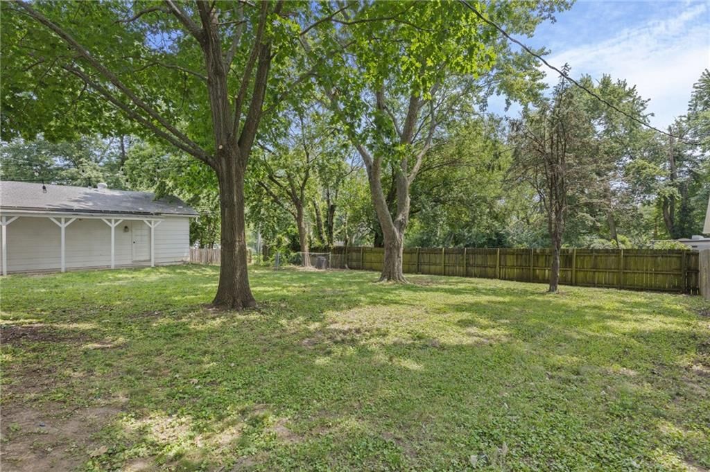 3003 E 171st Street — photo 28