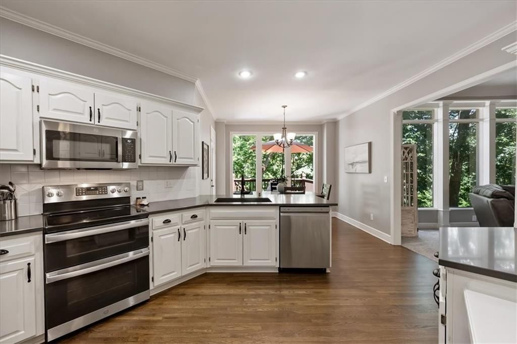 8517 N Barberry Avenue — photo 11