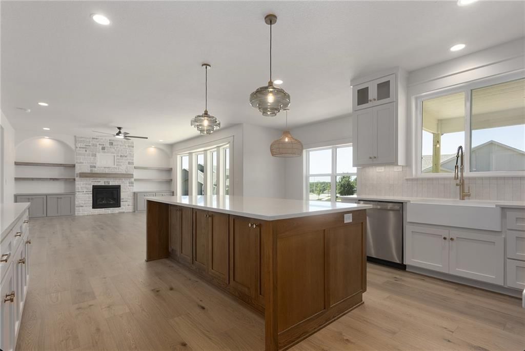 2334 Foxtail Drive — photo 4