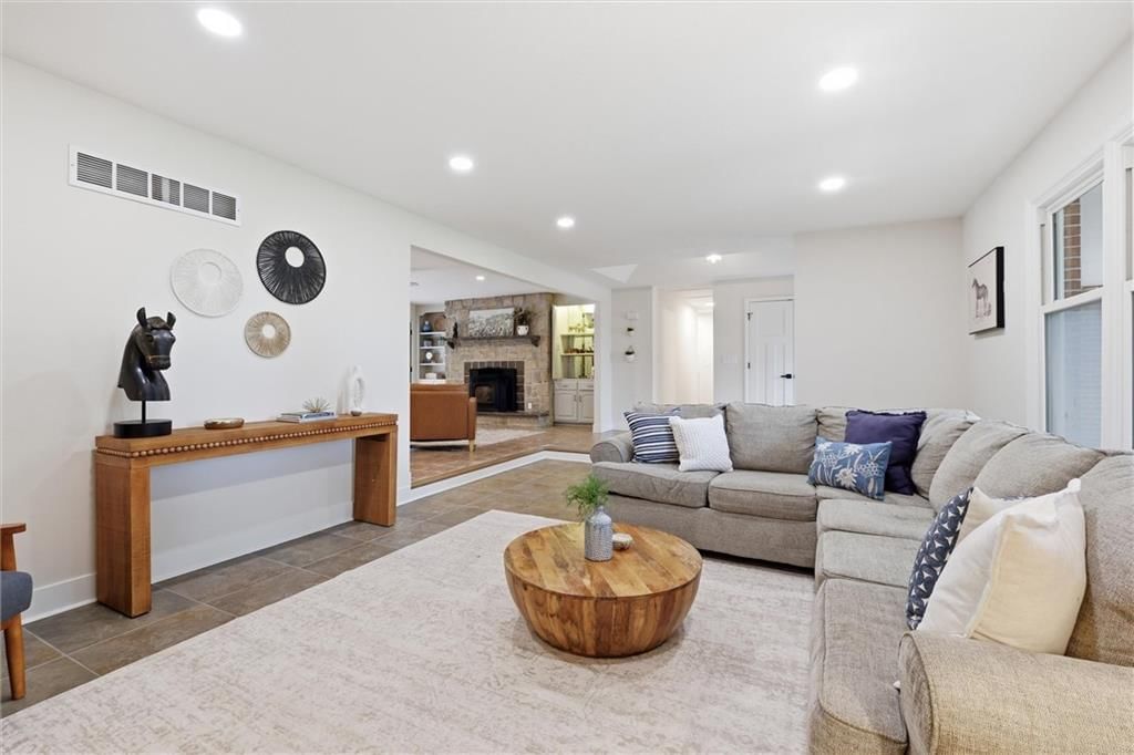 12444 Leavenworth Road — photo 13