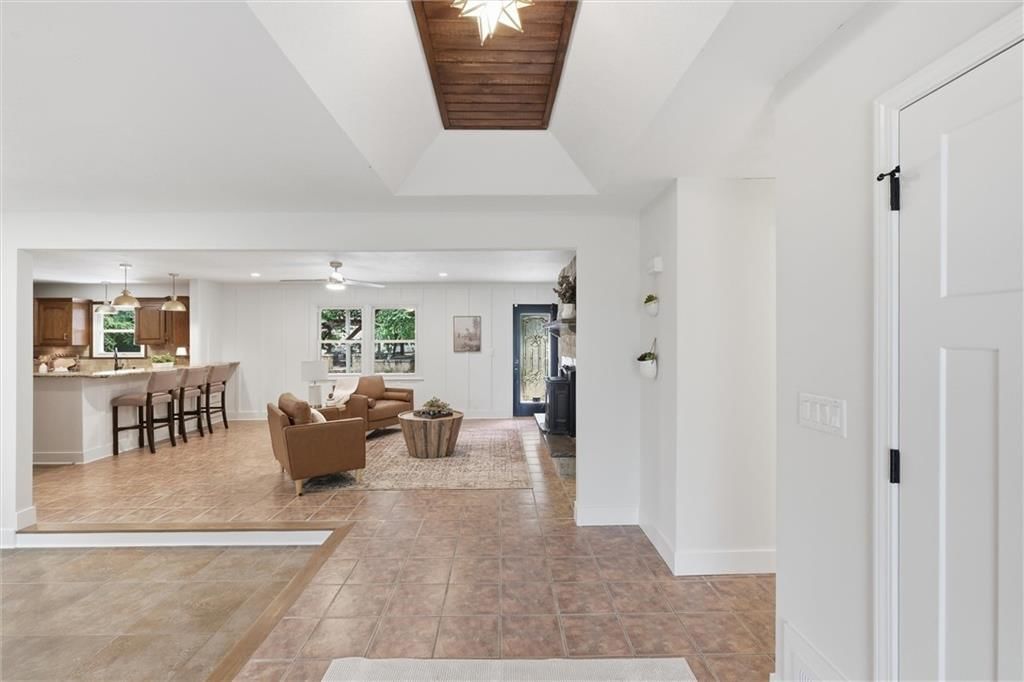 12444 Leavenworth Road — photo 16