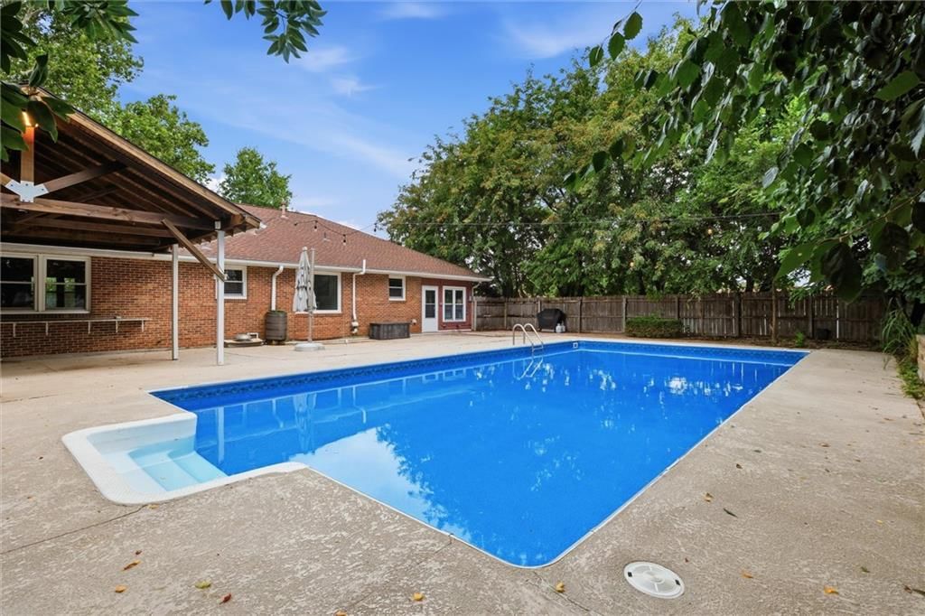 12444 Leavenworth Road — photo 71